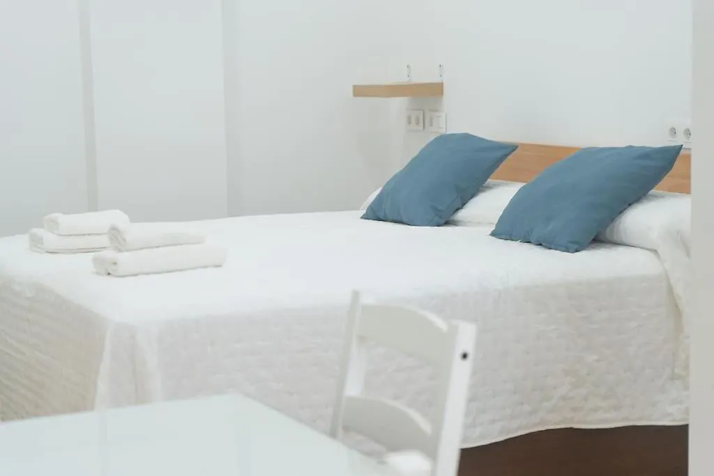 Estudio A Estrenar En San Bernardo Sevilla 0*,  Španělsko