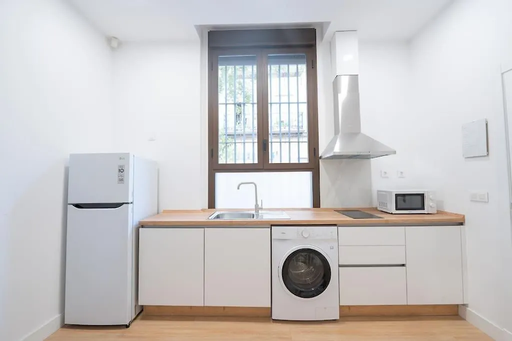Estudio A Estrenar En San Bernardo Sevilla Apartmán